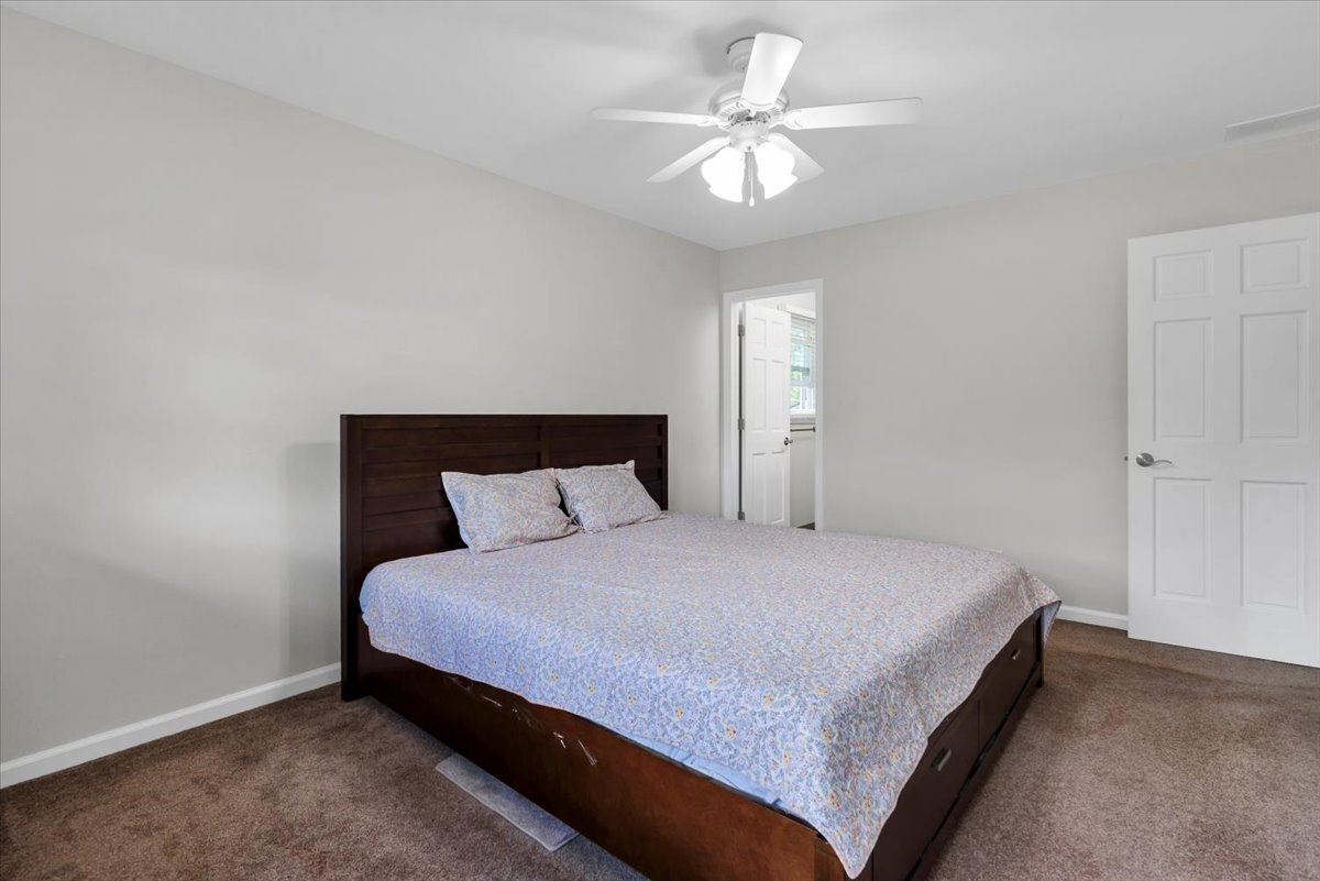 1820 Claremont Road Hoffman Estates, IL 60169 - Photo 15 of 33