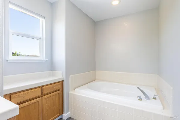 $819,000 | 1104 River Pine Circle, Petaluma, CA 94954