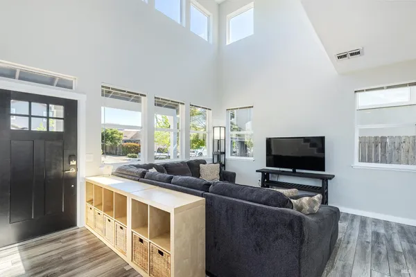 $819,000 | 1104 River Pine Circle, Petaluma, CA 94954