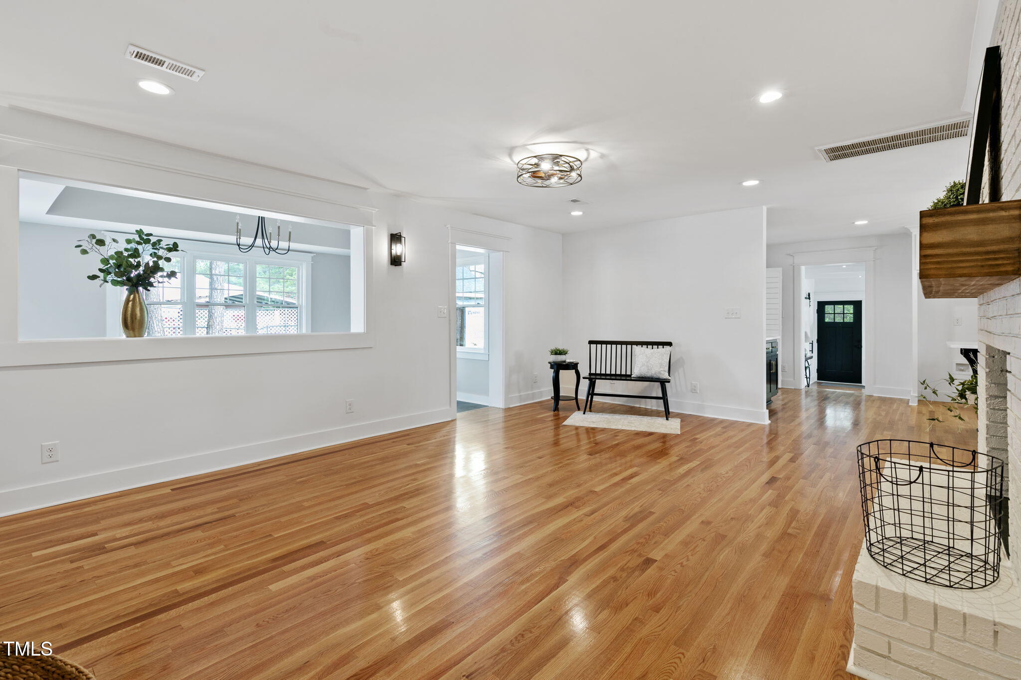 2803 Ardsley Road Wilson, NC 27896 - Photo 5 of 40 Living Room
