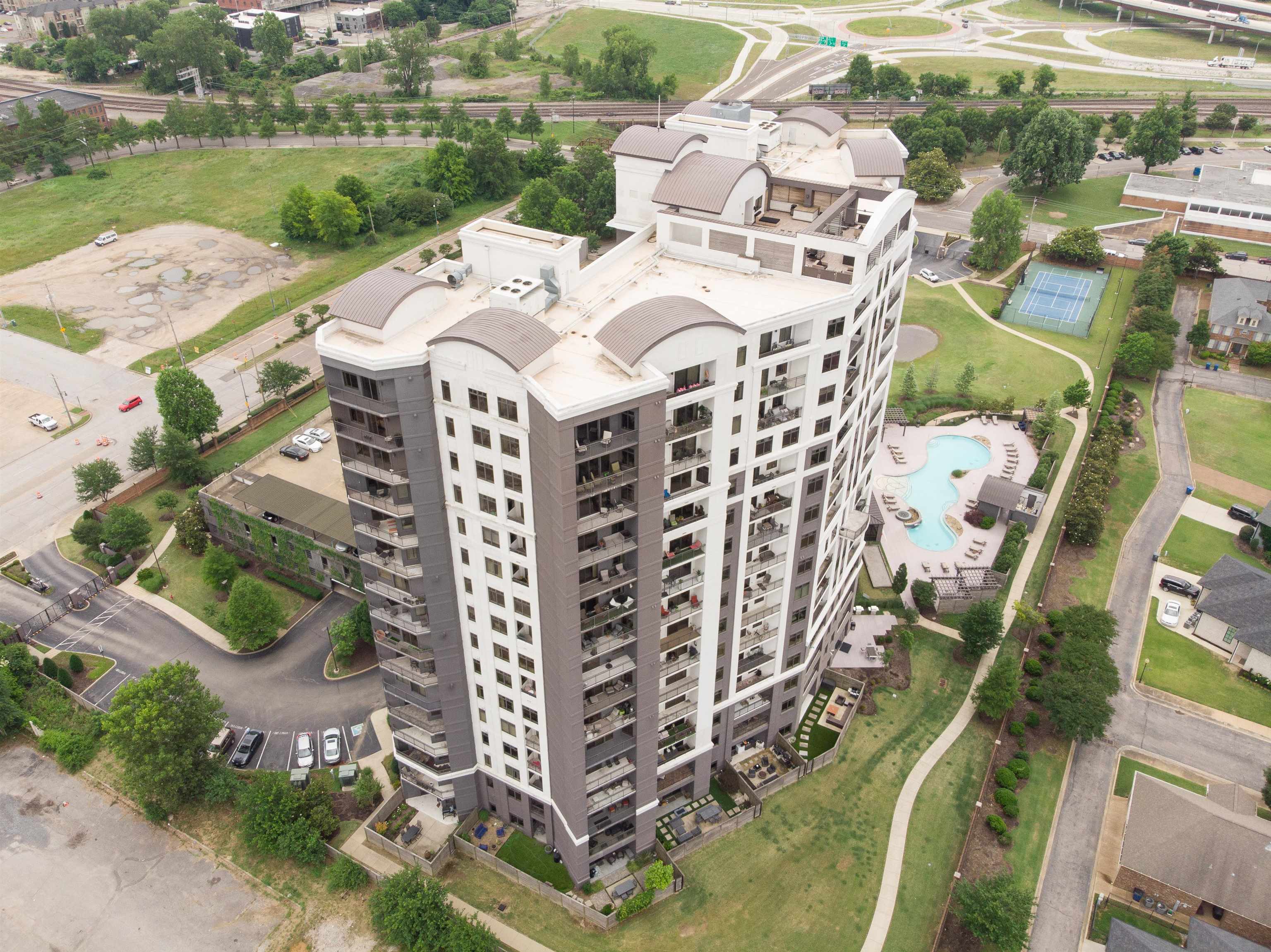 717 Riverside Drive, Unit 904 Memphis, TN 38103 - Photo 38 of 40
