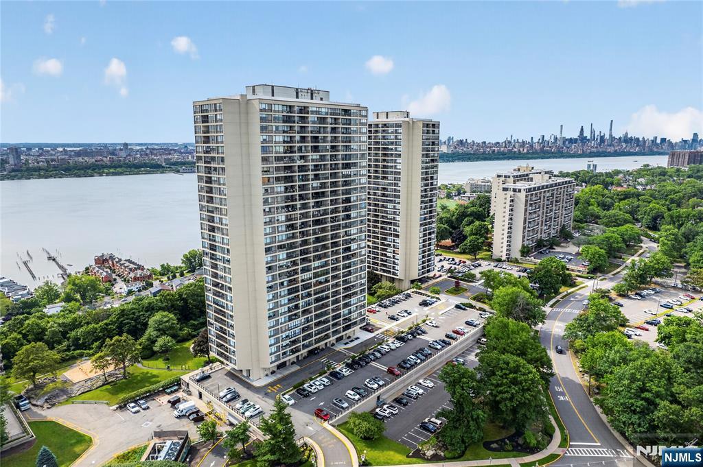 6 Horizon Road, Unit 602 Fort Lee, NJ 07024 - Photo 2 of 35