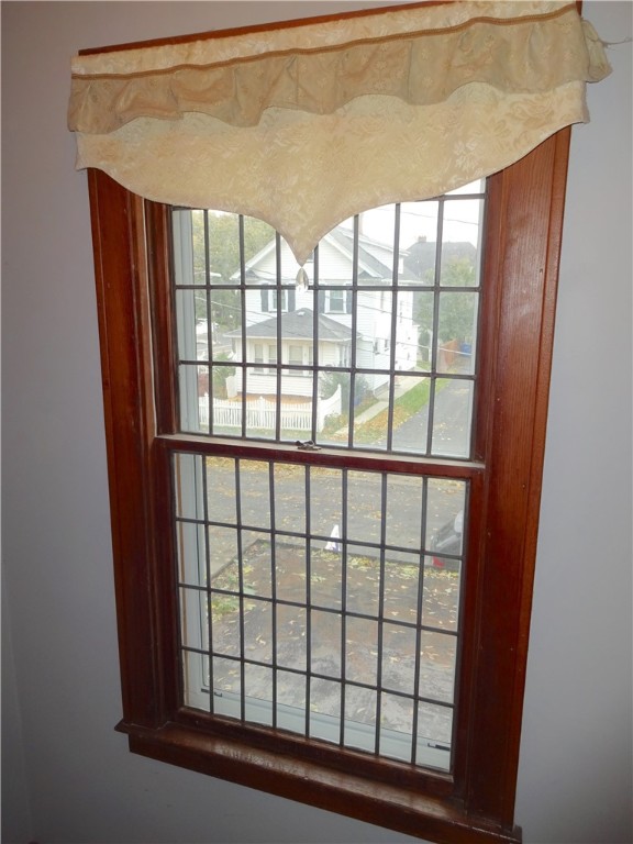 655 Beach Avenue Rochester, NY 14612 - Photo 23 of 41