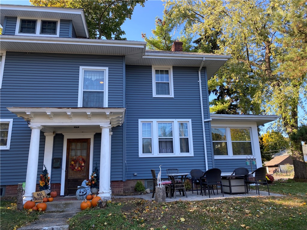 655 Beach Avenue Rochester, NY 14612 - Photo 3 of 41