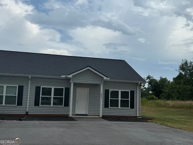 $1,350 | 2453 Memorial Road, Bowersville, GA 30516