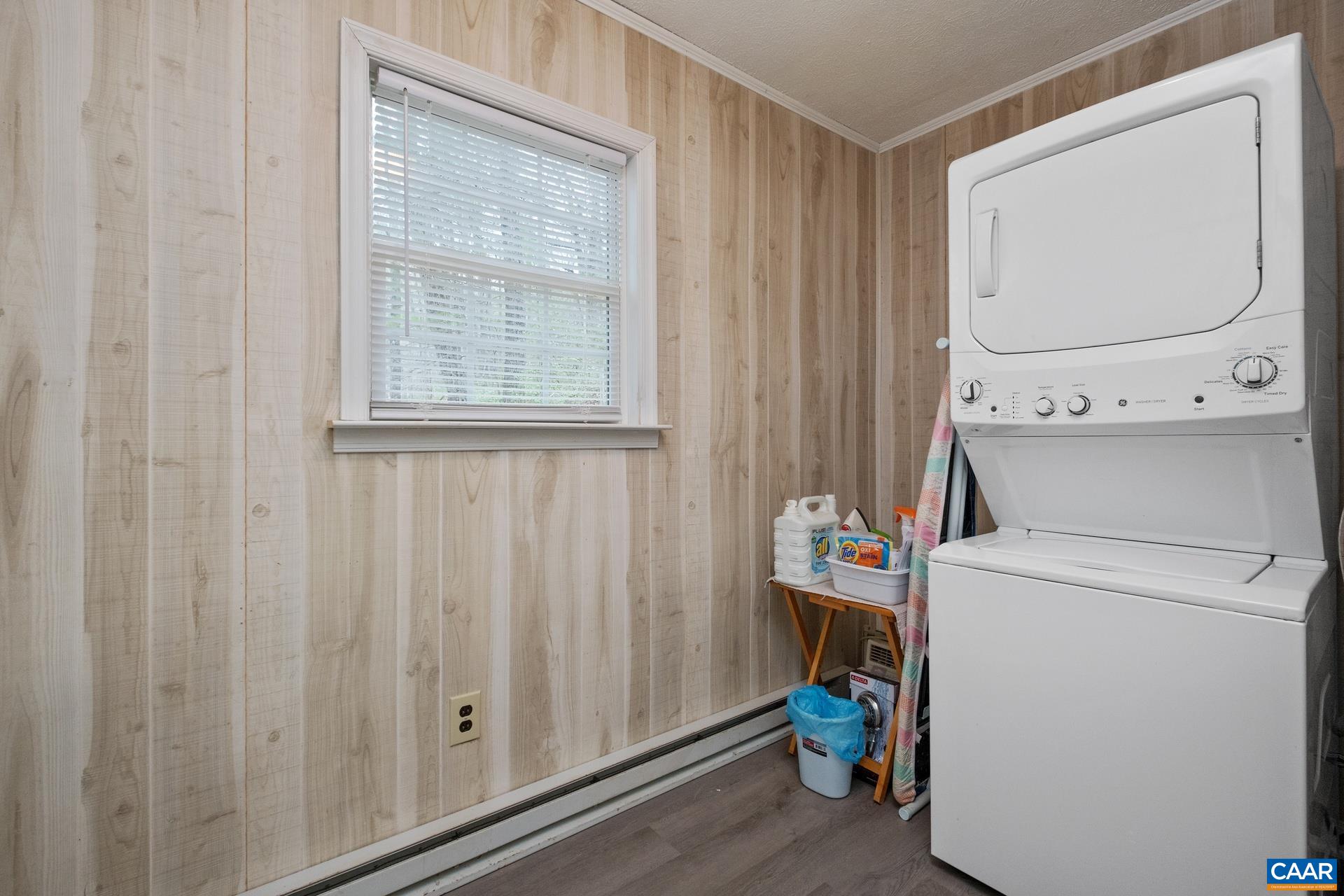 115 Circle Road Stanardsville, VA 22973 - Photo 20 of 28 a utility room with dryer and washer
