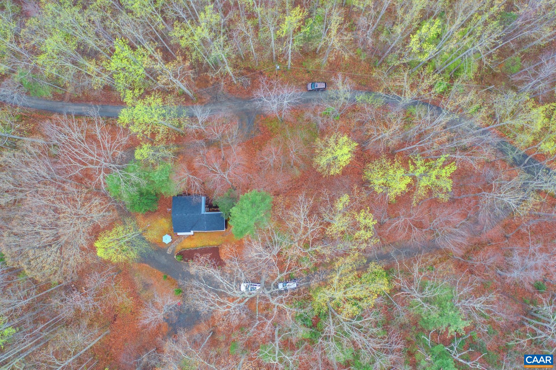 115 Circle Road Stanardsville, VA 22973 - Photo 27 of 28 a backyard of a house