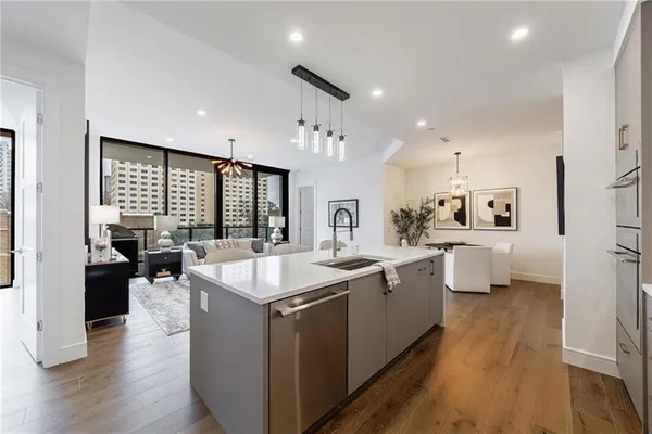 $1,350,000 | 2425 Peachtree Street Northeast, Atlanta, GA 30305