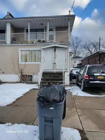 a house view with a outdoor space