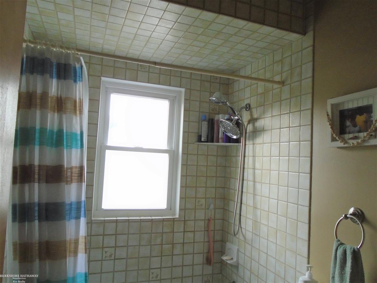 8239 Toepfer Road Warren, MI 48089 - Photo 16 of 33 31358305-15.JPG