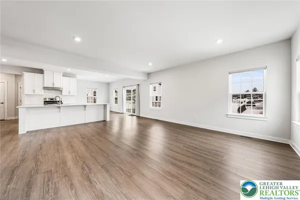 $588,000 | 1079 Woodmont Lane, Catasauqua, PA 18032