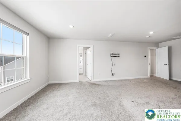 $588,000 | 1079 Woodmont Lane, Catasauqua, PA 18032