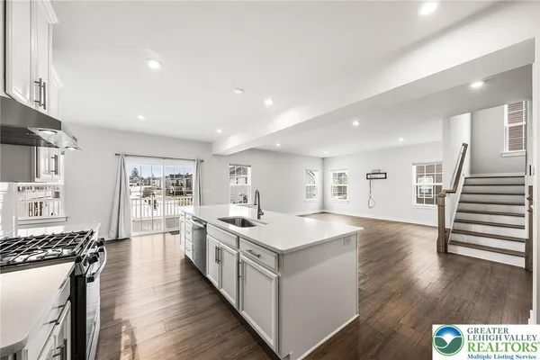 $588,000 | 1079 Woodmont Lane, Catasauqua, PA 18032