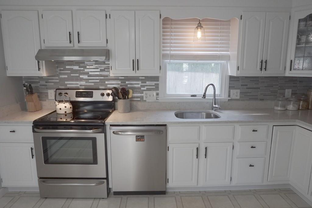 122 Maplewood Road Lynn, MA 01904 - Photo 12 of 24 Gallery Image 12