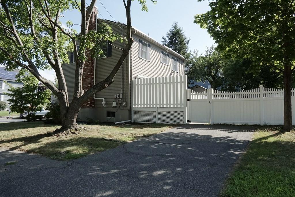122 Maplewood Road Lynn, MA 01904 - Photo 2 of 24 Gallery Image 2