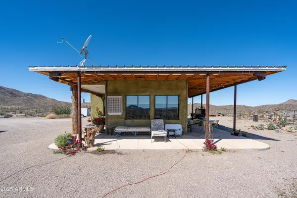 $6,000,000 | 42617 Hovatter Road, Salome, AZ 85348