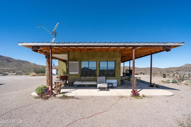 $6,000,000 | 42617 Hovatter Road, Salome, AZ 85348