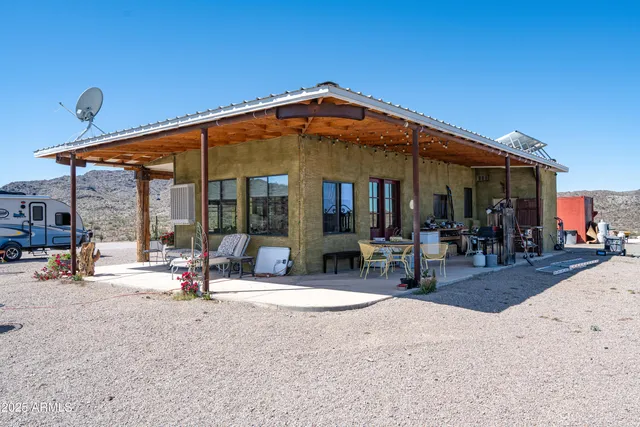 $6,000,000 | 42617 Hovatter Road, Salome, AZ 85348