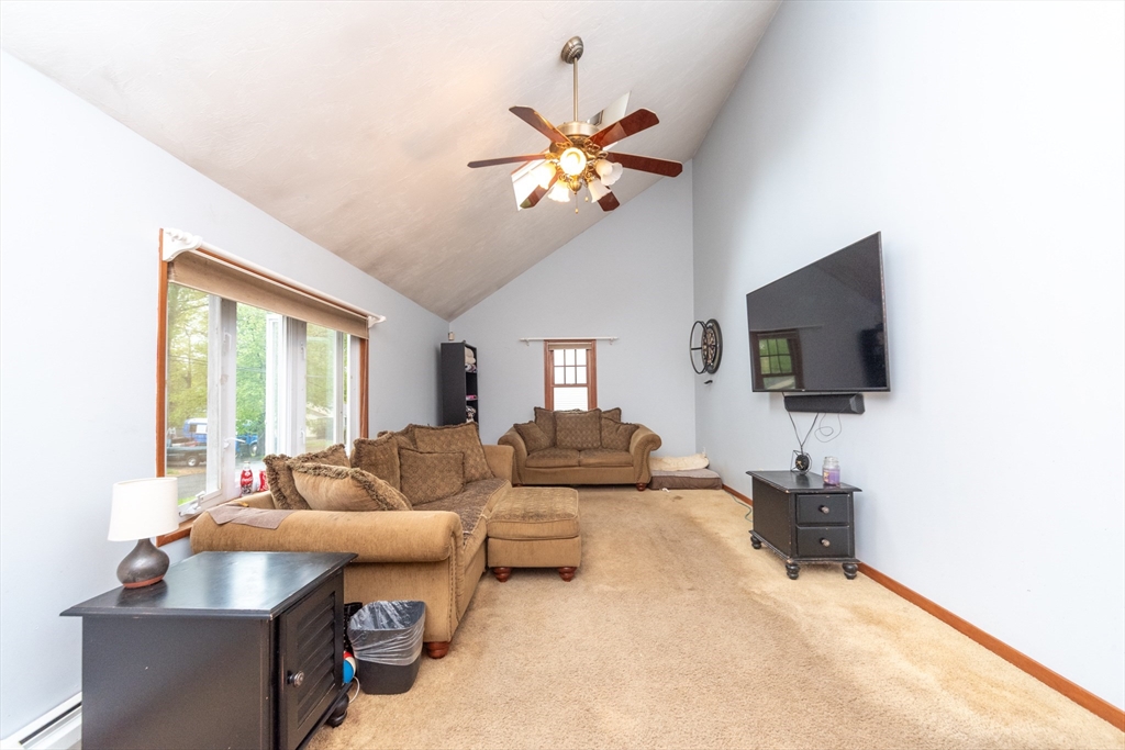 33 Whittier Road Marlborough, MA 01752 - Photo 11 of 19 Gallery Image 11