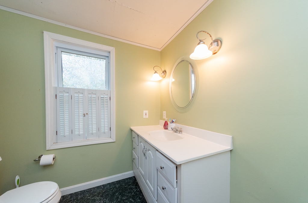33 Whittier Road Marlborough, MA 01752 - Photo 14 of 19 Gallery Image 14