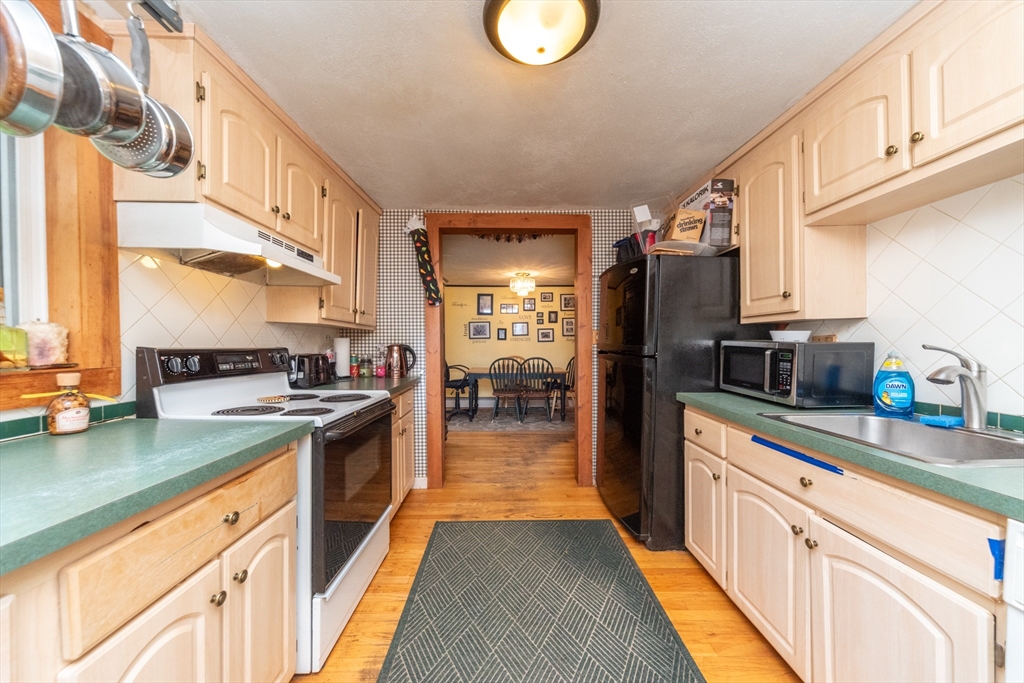 33 Whittier Road Marlborough, MA 01752 - Photo 5 of 19 Gallery Image 5