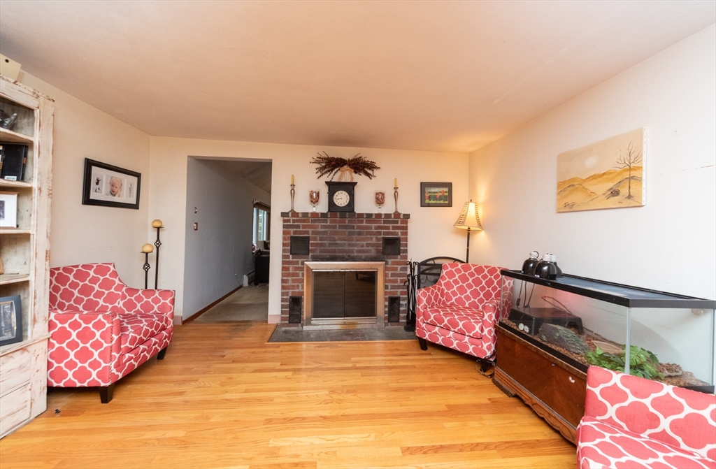 33 Whittier Road Marlborough, MA 01752 - Photo 8 of 19 Gallery Image 8