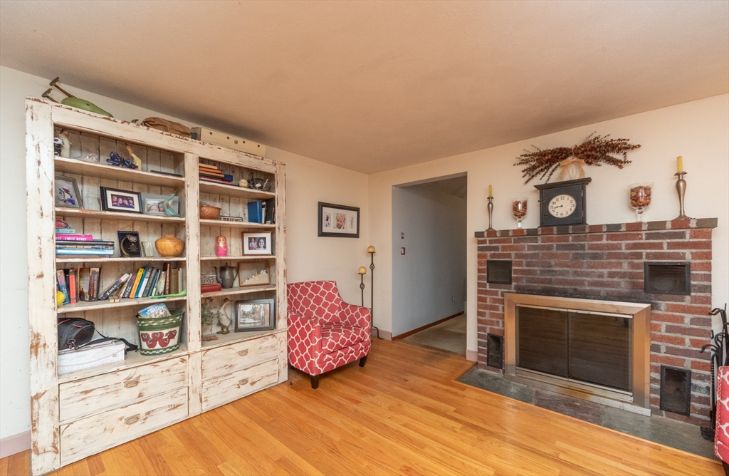 33 Whittier Road Marlborough, MA 01752 - Photo 9 of 19 Gallery Image 9
