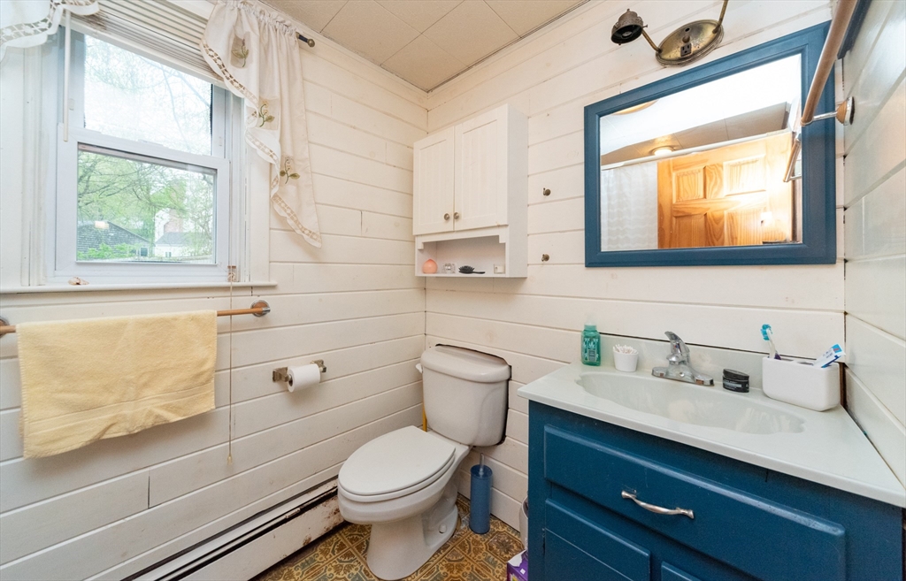 33 Whittier Road Marlborough, MA 01752 - Photo 10 of 19 Gallery Image 10