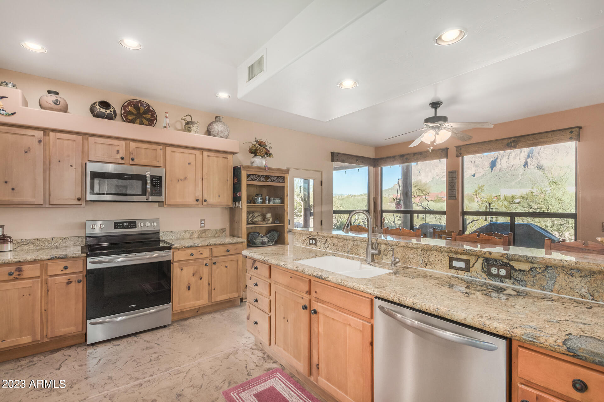 1297 North Roadrunner Road Apache Junction, AZ 85119 - Photo 11 of 48 20 - Roadrunner