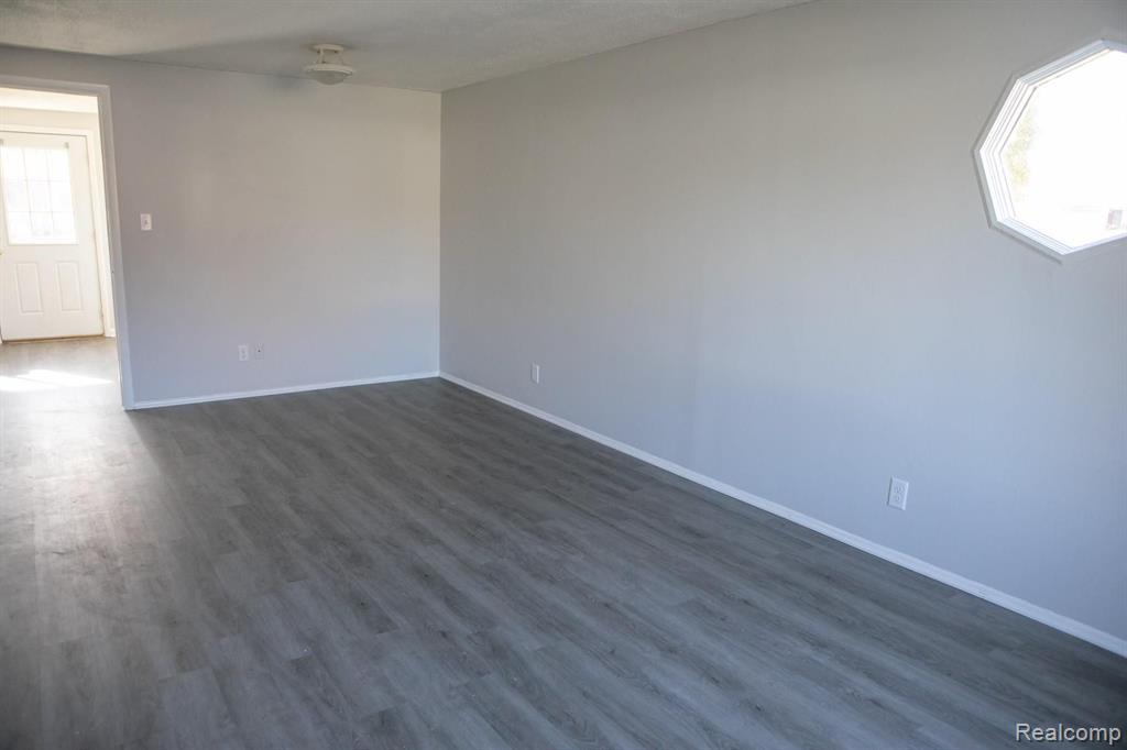 189 Buchanan Street, Unit 6 Hudson, MI 49247 - Photo 4 of 16