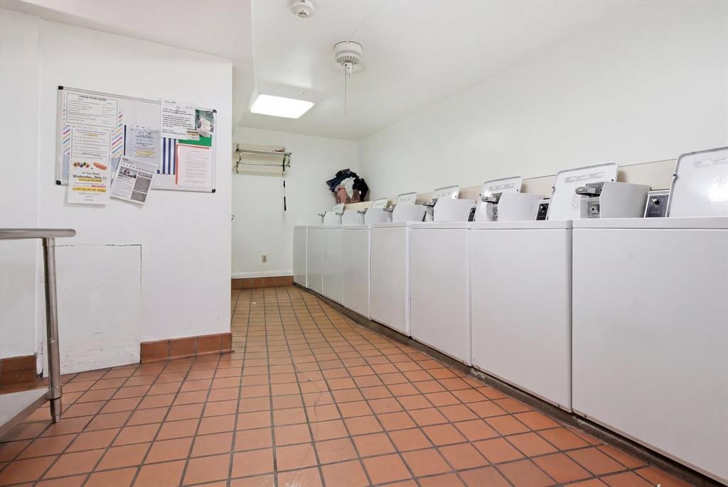 1150 Bower Hill Road, Unit 901A Pittsburgh, PA 15243 - Photo 25 of 41 Laundry