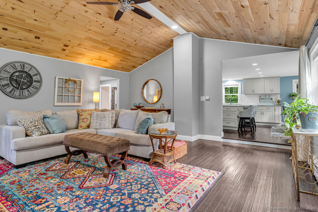 32 Twin Bridge Road Guilford, CT 06437 - Photo 13 of 32