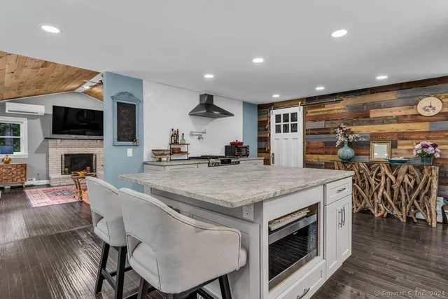 $3,200 | 32 Twin Bridge Road, Guilford, CT 06437