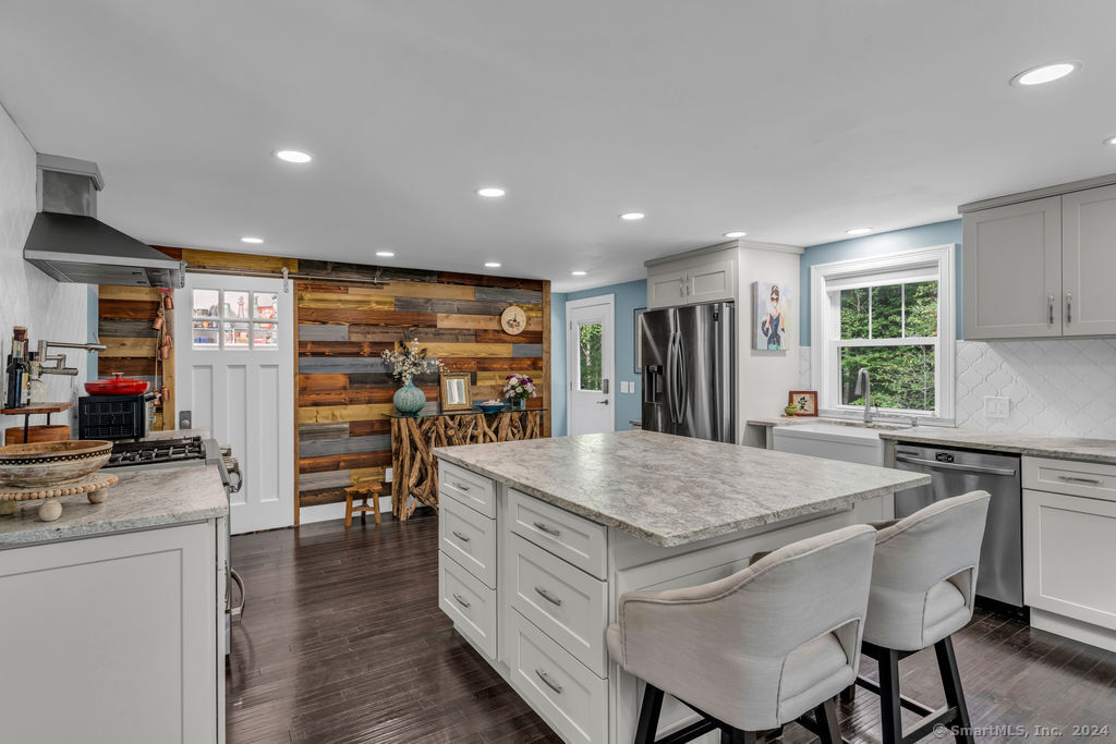 32 Twin Bridge Road Guilford, CT 06437 - Photo 7 of 32