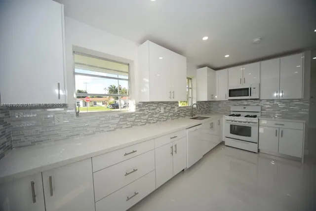 $3,500 | 18601 Southwest 97th Court, Unit 18601, Cutler Bay, FL 33157