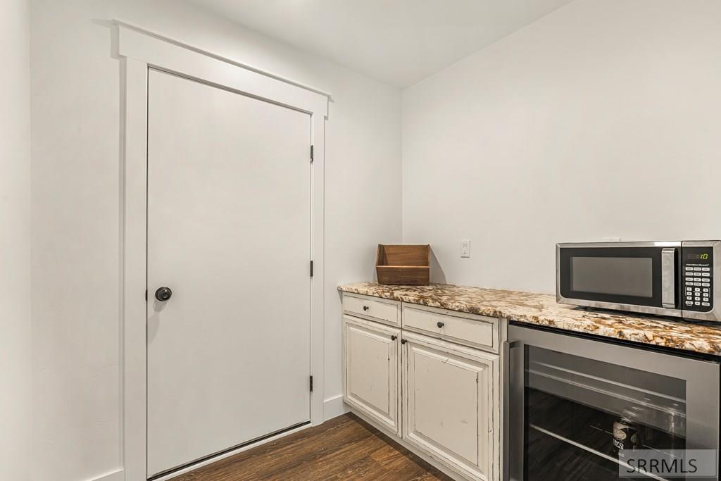 7232 East Middle Fork Road Idaho Falls, ID 83406 - Photo 37 of 72