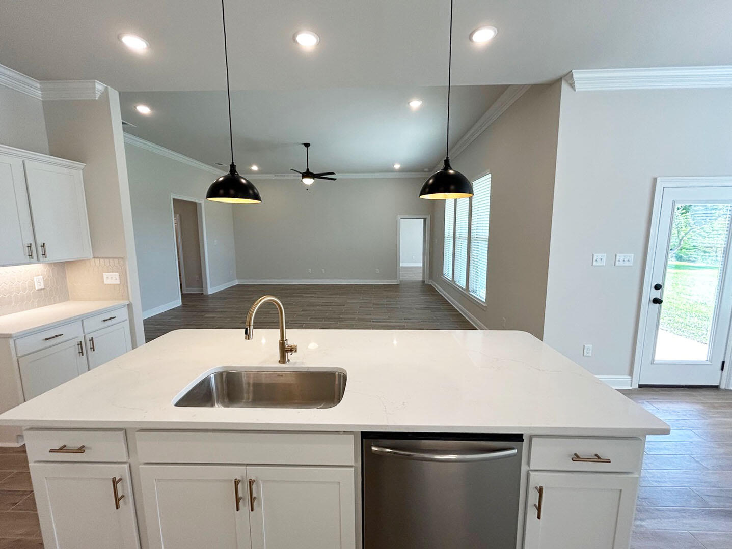 68 Lumen Loop Freeport, FL 32439 - Photo 5 of 20 Picture60 copy