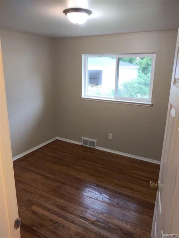 1606 Kenwood Street Inkster, MI 48141 - Photo 18 of 24