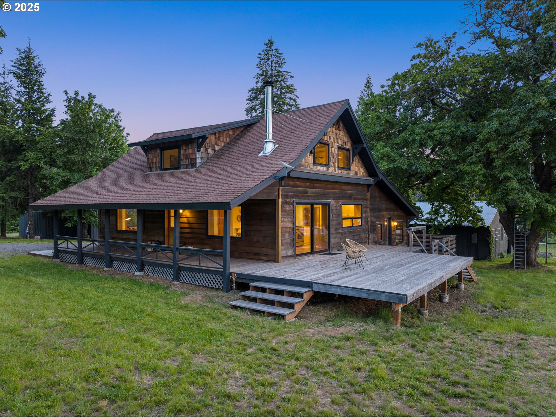 1353 Snowden Road White Salmon, WA 98672 - Photo 22 of 39 Deck