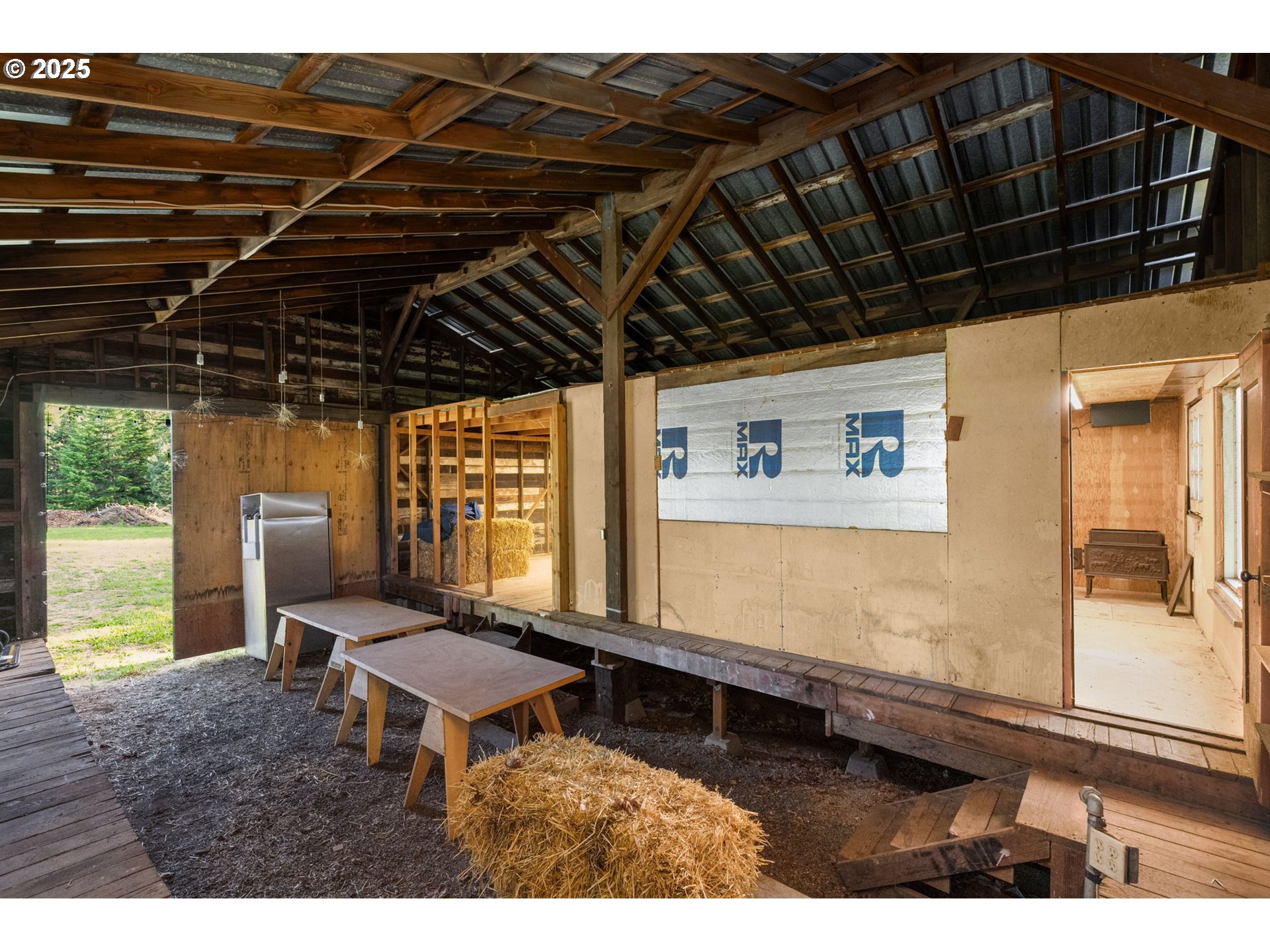 1353 Snowden Road White Salmon, WA 98672 - Photo 29 of 39 Barn