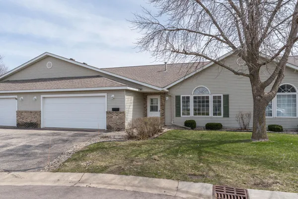 $272,900 | 104 Oxford Path, Mankato, MN 56001