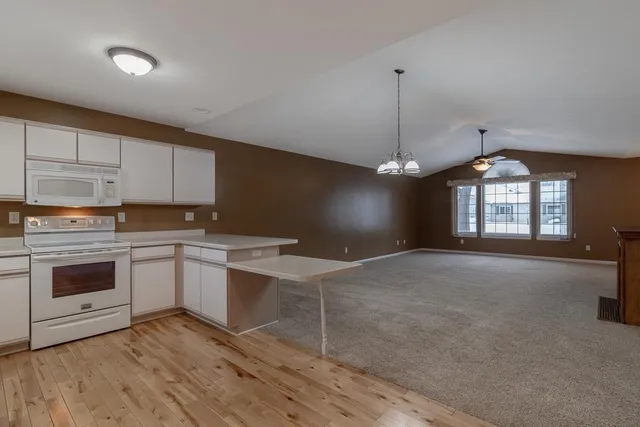 $272,900 | 104 Oxford Path, Mankato, MN 56001