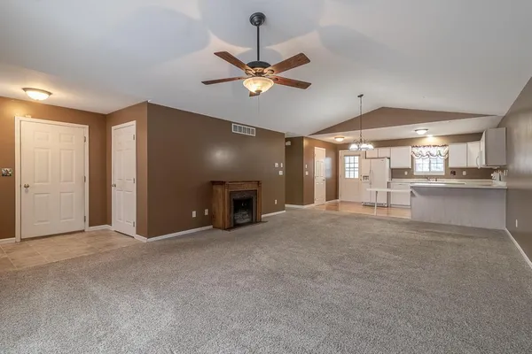 $272,900 | 104 Oxford Path, Mankato, MN 56001