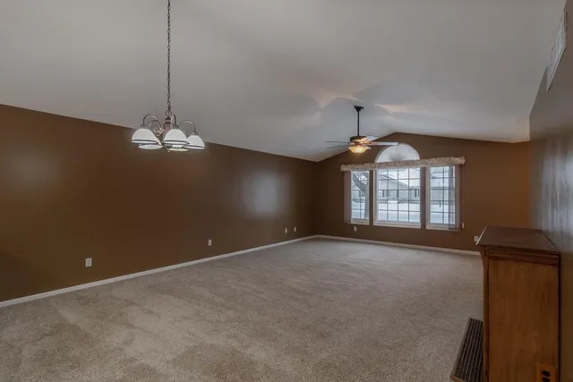 $272,900 | 104 Oxford Path, Mankato, MN 56001