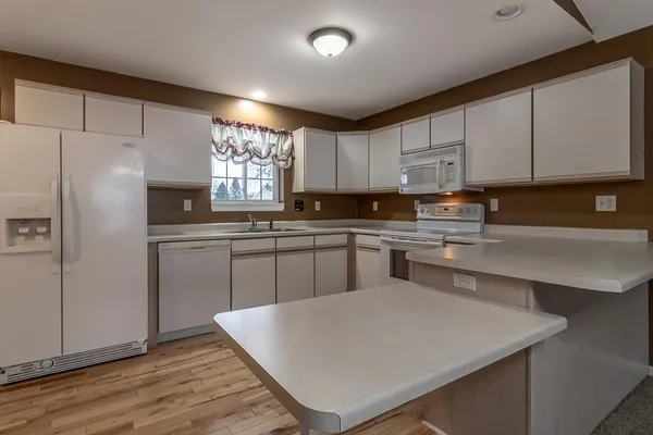 $272,900 | 104 Oxford Path, Mankato, MN 56001