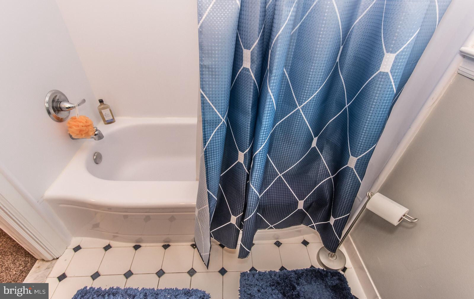 204 Abbott Road Hatboro, PA 19040 - Photo 40 of 59 Hall Bath/New Bath Fitter