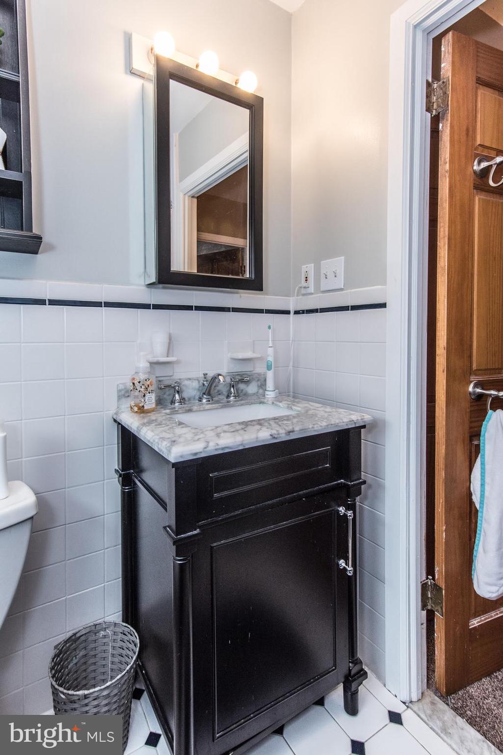 204 Abbott Road Hatboro, PA 19040 - Photo 41 of 59 Hall Bath
