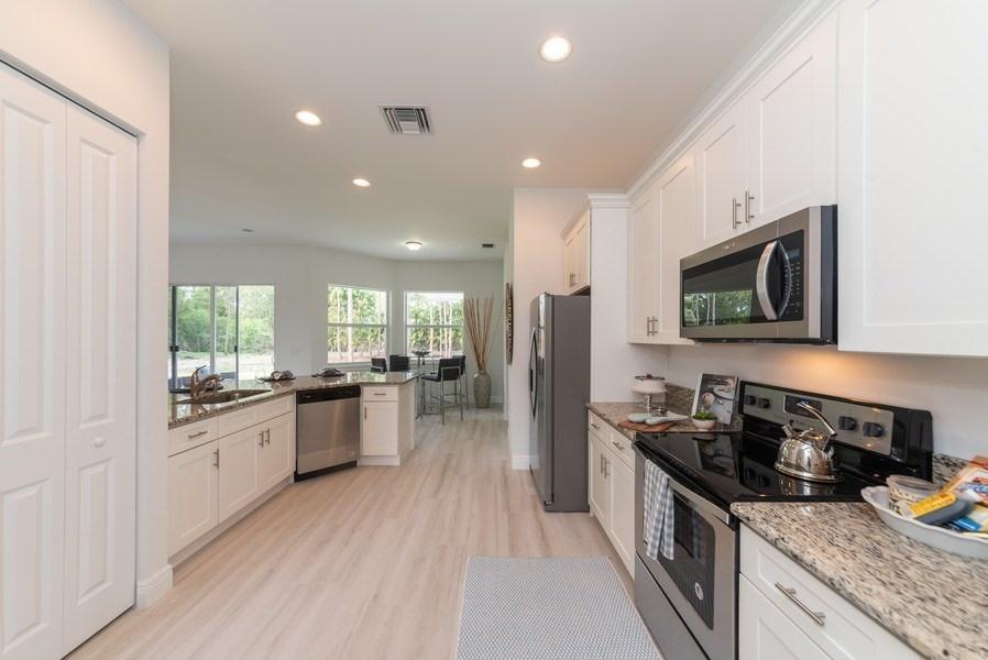 17889 63rd Road North Loxahatchee, FL 33470 - Photo 28 of 38 10_13171Orange_191002_KitchenBreakfastRo