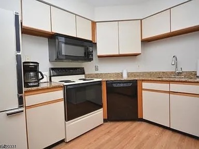 24 Spring Valley Boulevard Bernards, NJ 07920 - Photo 13 of 18