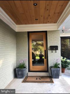 2301 Windsor Road Alexandria, VA 22307 - Photo 3 of 22